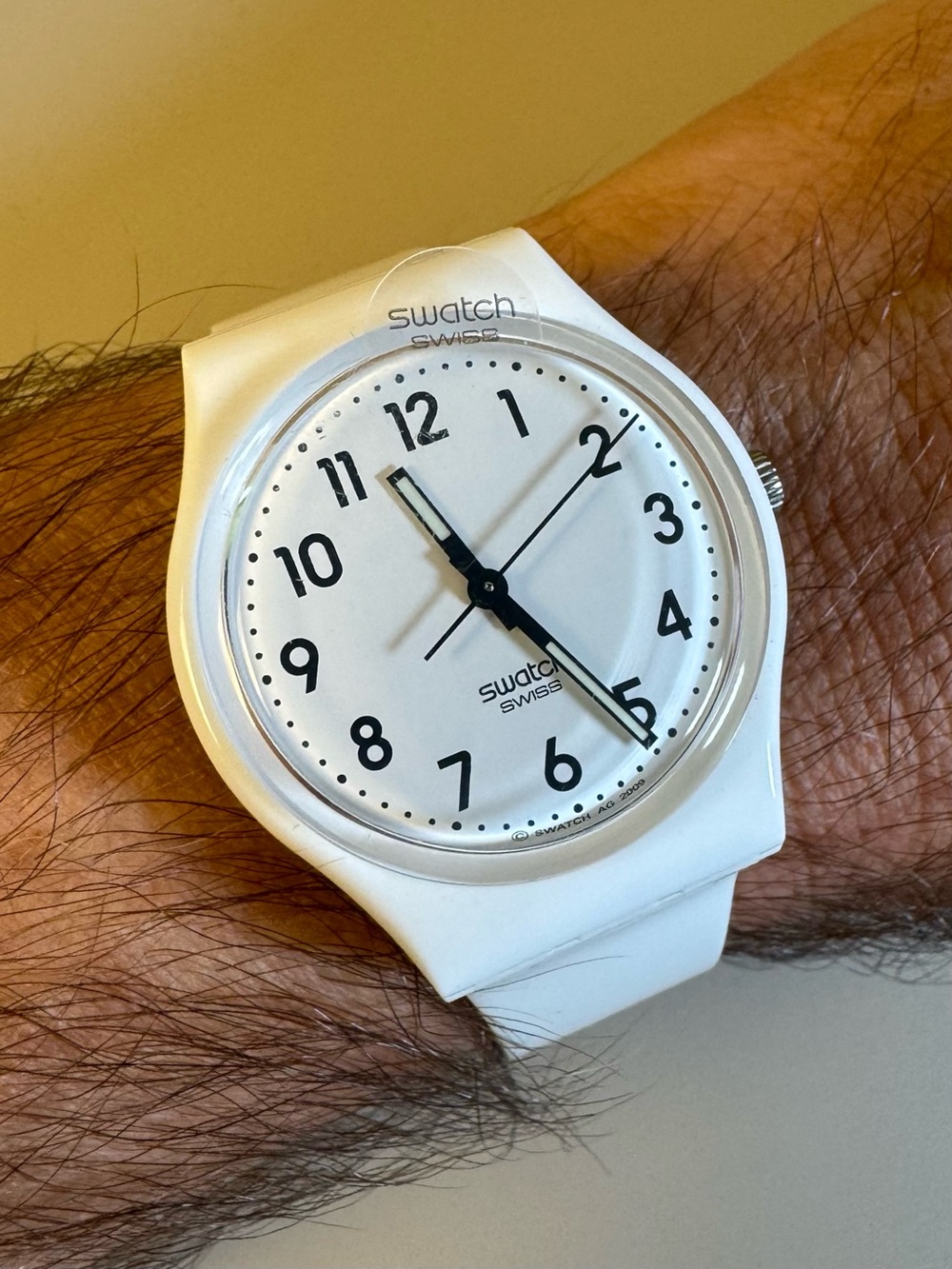 Swatch GW151 Just White NWT in box Swiss Quartz Analog Watch